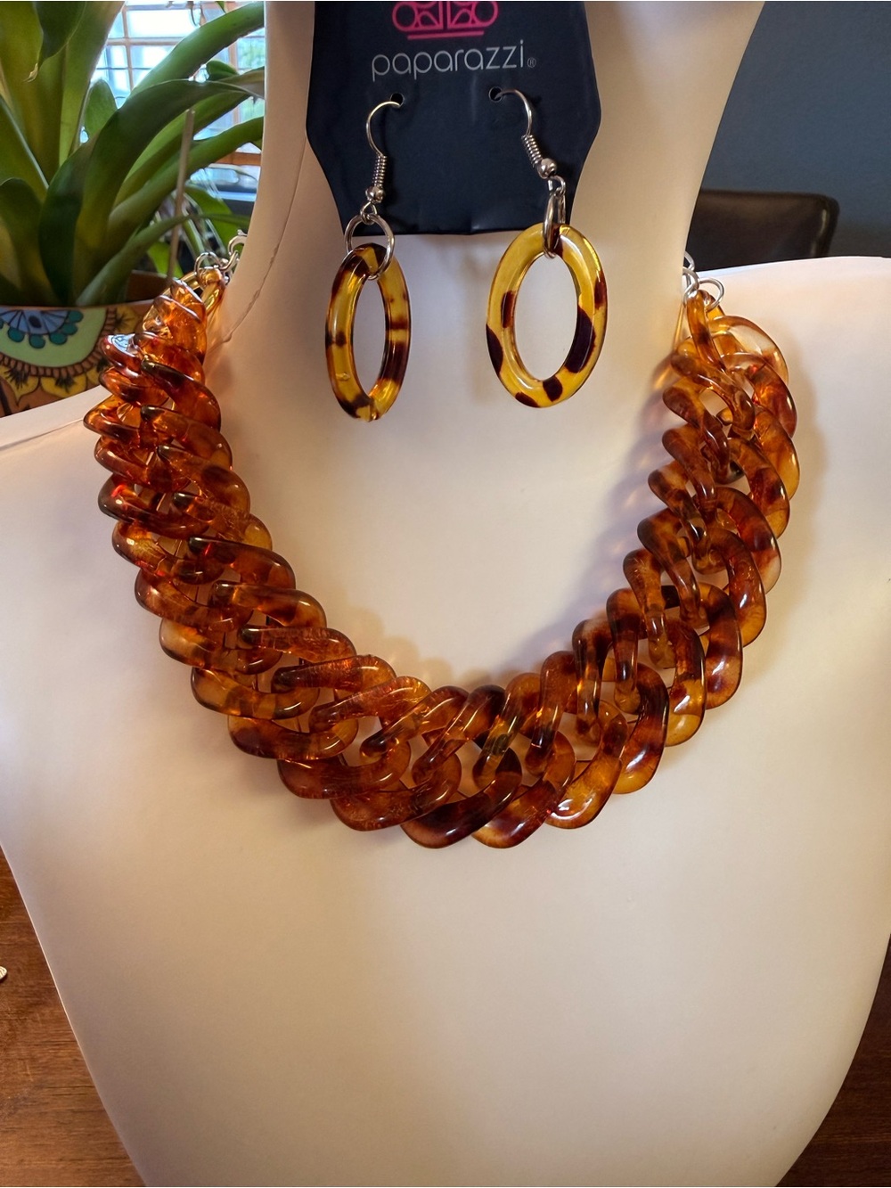 Paparazzi Comin’ in Haute Tortoiseshell Link Necklace with Matching Hoops - Picture 3 of 3